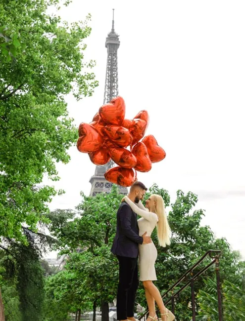 Wedding proposal in Paris